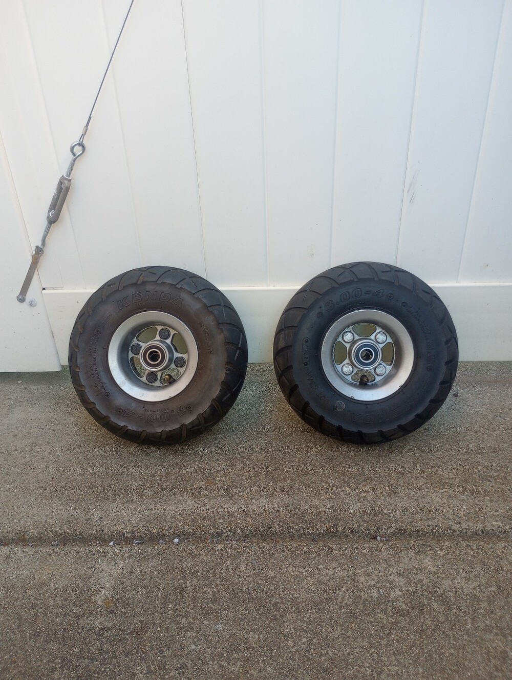 Goped GSR/GTR/ESR Front/Rear Mag Wheel Hub Complete with Hardware & Tires Used